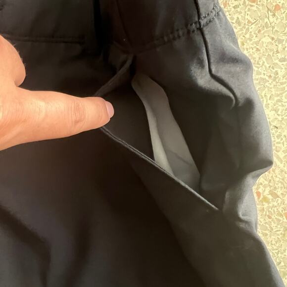 Under Armour Black Athletic Skort Golf Tennis Skirt Built-In Shorts Size 2 - Picture 12 of 13